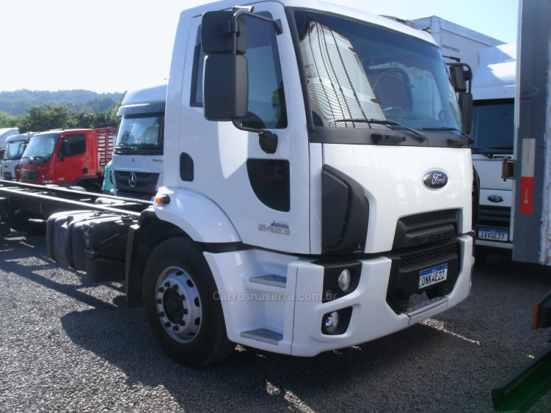 cargo 2423 e 6x2 turbo 2013 garibaldi