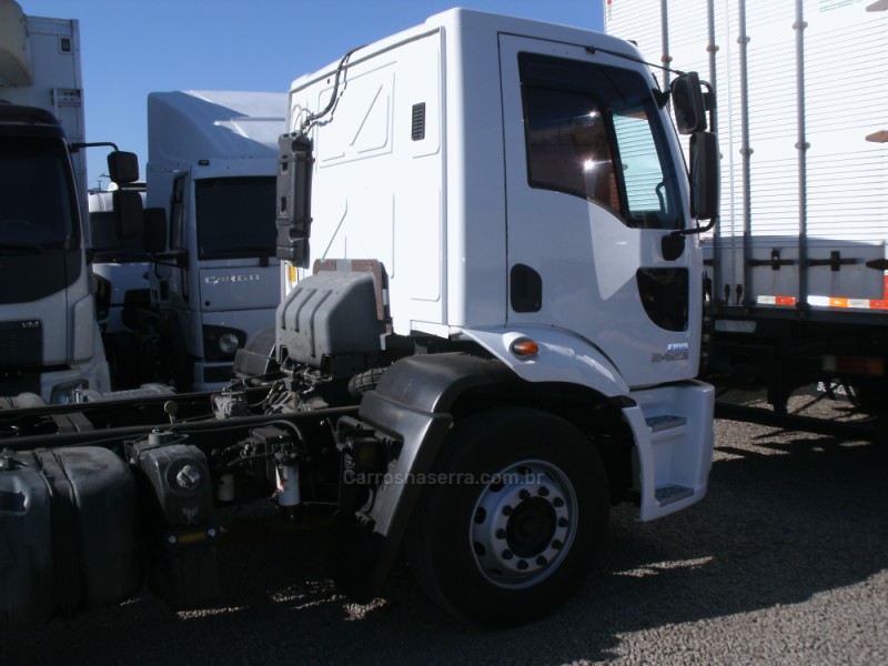 CARGO 2423 E 6X2 TURBO - 2013 - GARIBALDI