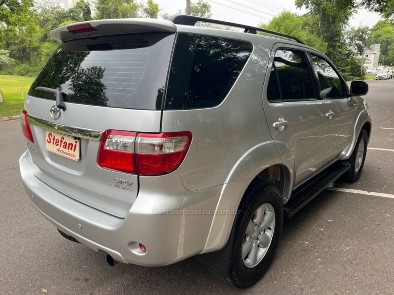 HILUX SW4 3.0 SRV 4X4 7 LUGARES 16V TURBO INTERCOOLER DIESEL 4P AUTOMÁTICO - 2011 - FELIZ