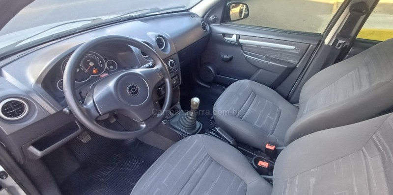 PRISMA 1.4 MPFI MAXX 8V FLEX 4P MANUAL - 2011 - FARROUPILHA