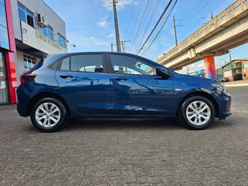 ONIX 1.0 LT 12V FLEX 4P MANUAL - 2022 - NOVO HAMBURGO