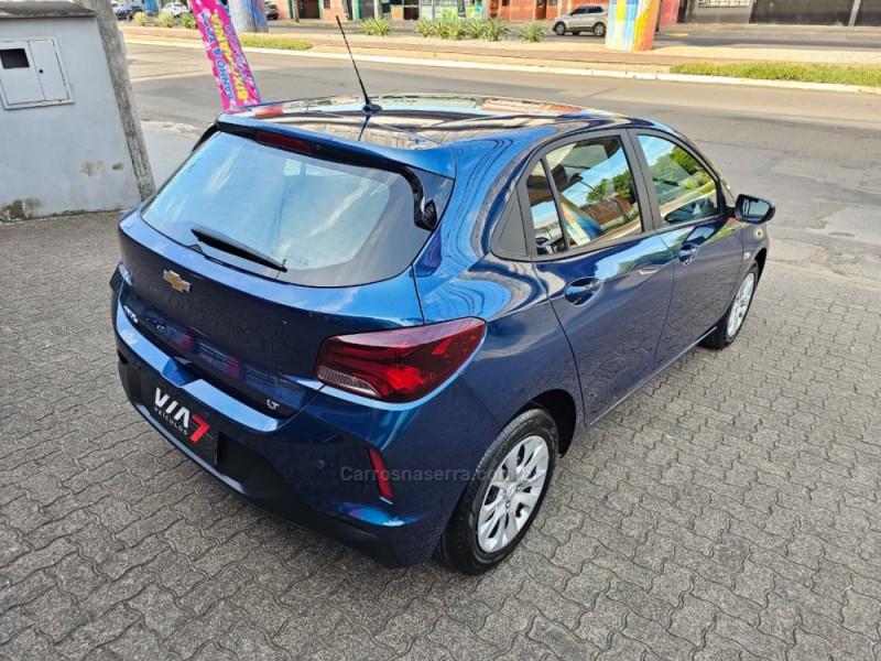 ONIX 1.0 LT 12V FLEX 4P MANUAL - 2022 - NOVO HAMBURGO
