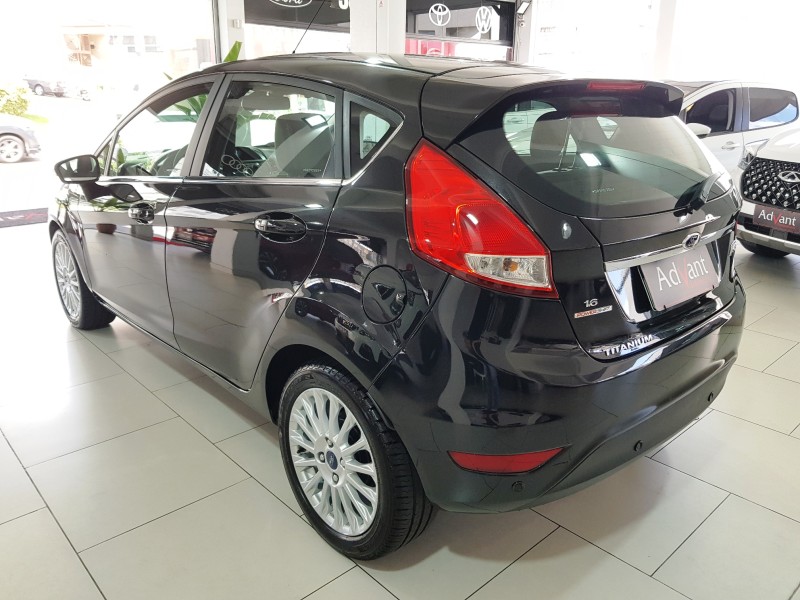 FIESTA 1.6 TITANIUM HATCH 16V FLEX 4P AUTOMÁTICO - 2016 - CAXIAS DO SUL