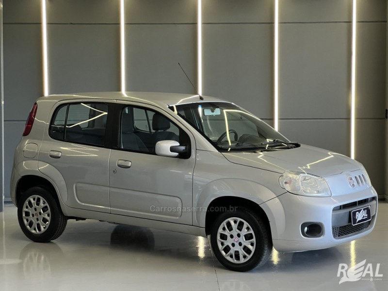 UNO 1.0 EVO VIVACE 8V FLEX 4P MANUAL - 2013 - SAPIRANGA