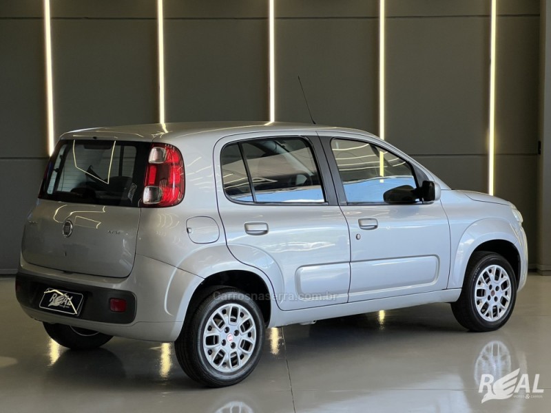 UNO 1.0 EVO VIVACE 8V FLEX 4P MANUAL - 2013 - SAPIRANGA