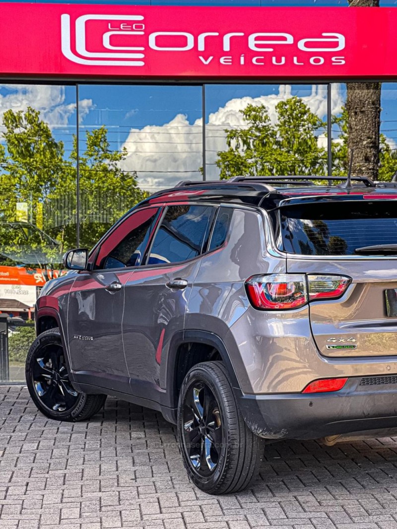 COMPASS 2.0 16V DIESEL LONGITUDE 4X4 AUTOMÁTICO - 2018 - CANELA