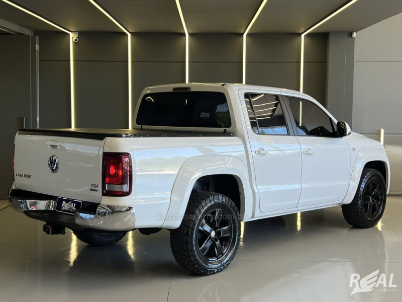 AMAROK 2.0 HIGHLINE 4X4 CD 16V TURBO INTERCOOLER DIESEL 4P MANUAL - 2017 - SAPIRANGA