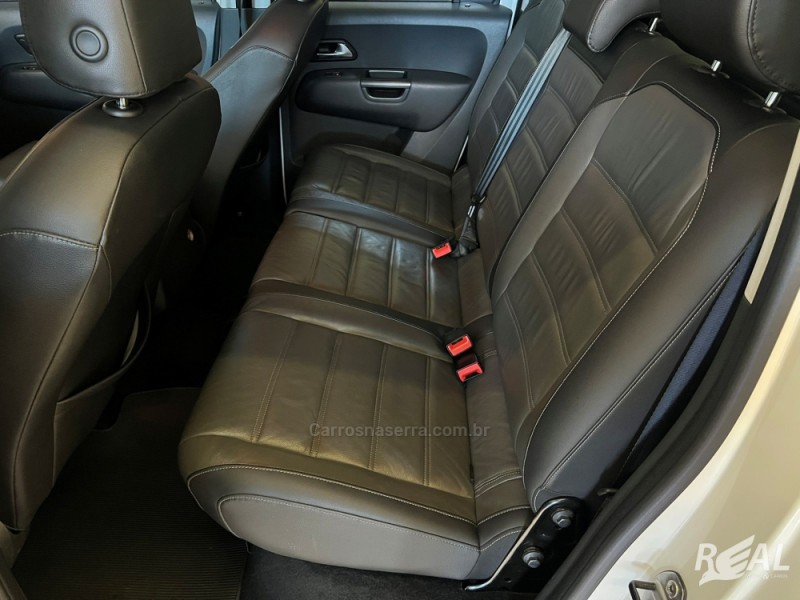 AMAROK 2.0 HIGHLINE 4X4 CD 16V TURBO INTERCOOLER DIESEL 4P MANUAL - 2017 - SAPIRANGA