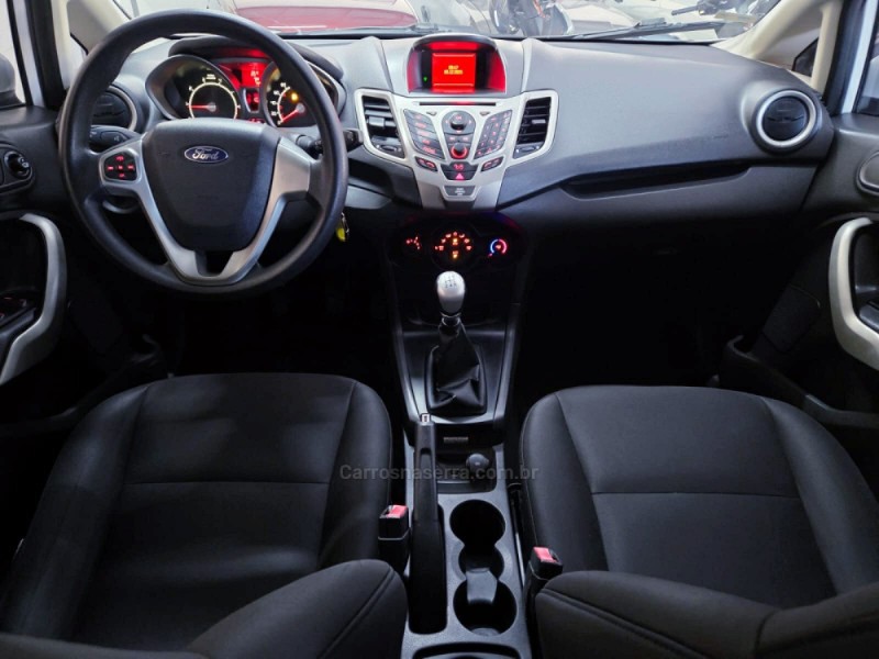 FIESTA 1.6 SE SEDAN 16V FLEX 4P MANUAL - 2012 - CAMPO BOM