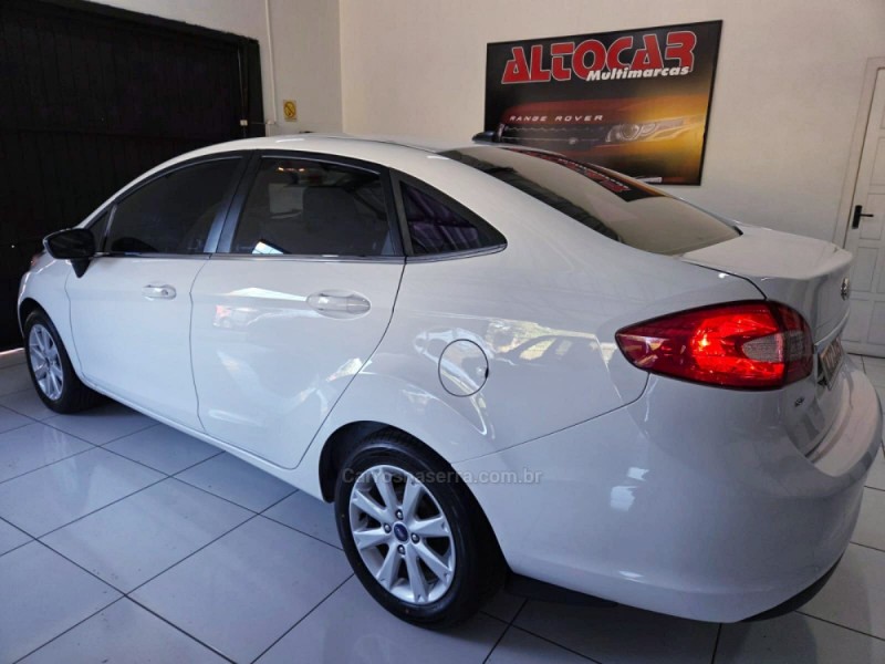 FIESTA 1.6 SE SEDAN 16V FLEX 4P MANUAL - 2012 - CAMPO BOM