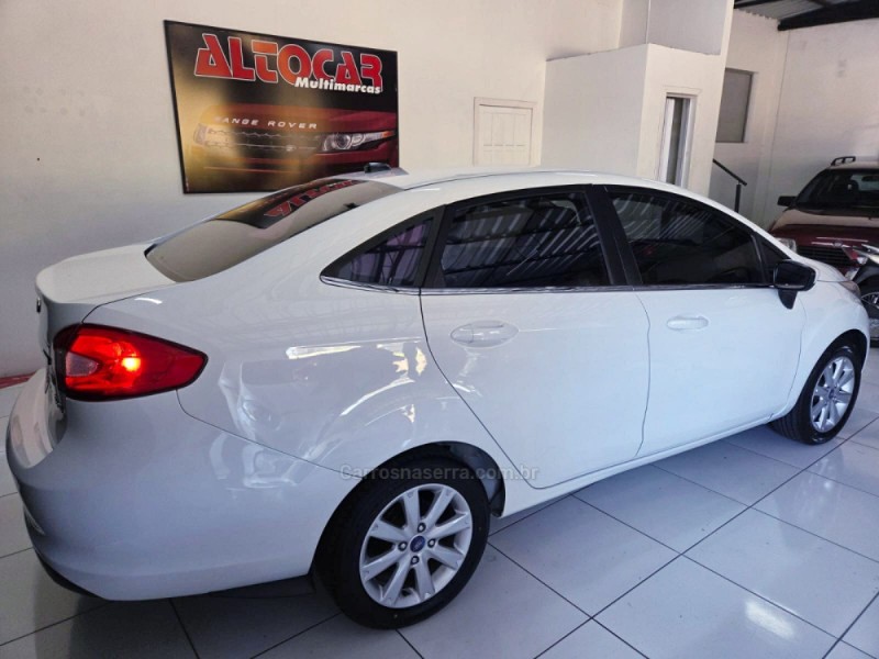 FIESTA 1.6 SE SEDAN 16V FLEX 4P MANUAL - 2012 - CAMPO BOM