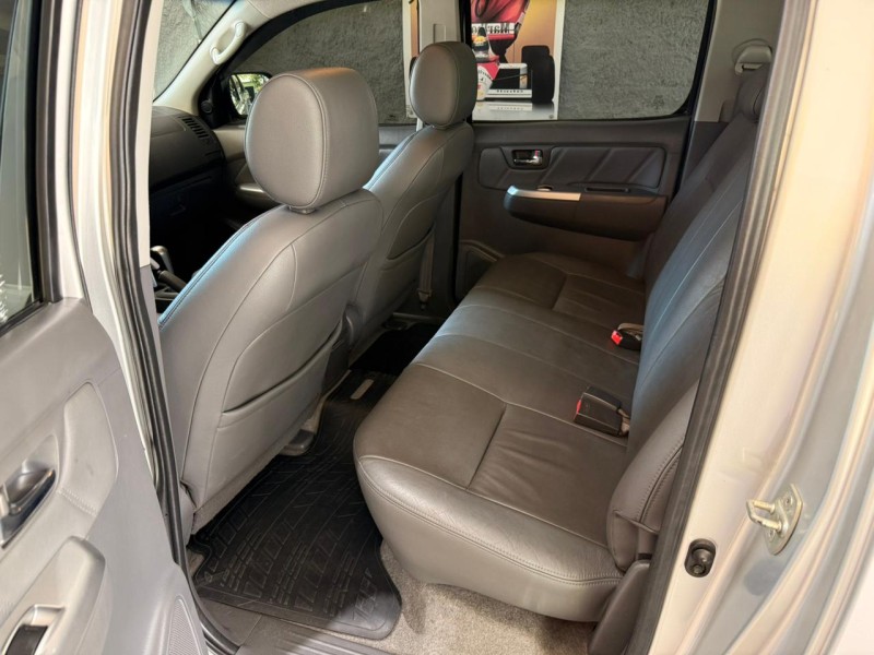 HILUX 3.0 SRV 4X4 CD 16V TURBO INTERCOOLER DIESEL 4P AUTOMÁTICO - 2013 - FARROUPILHA