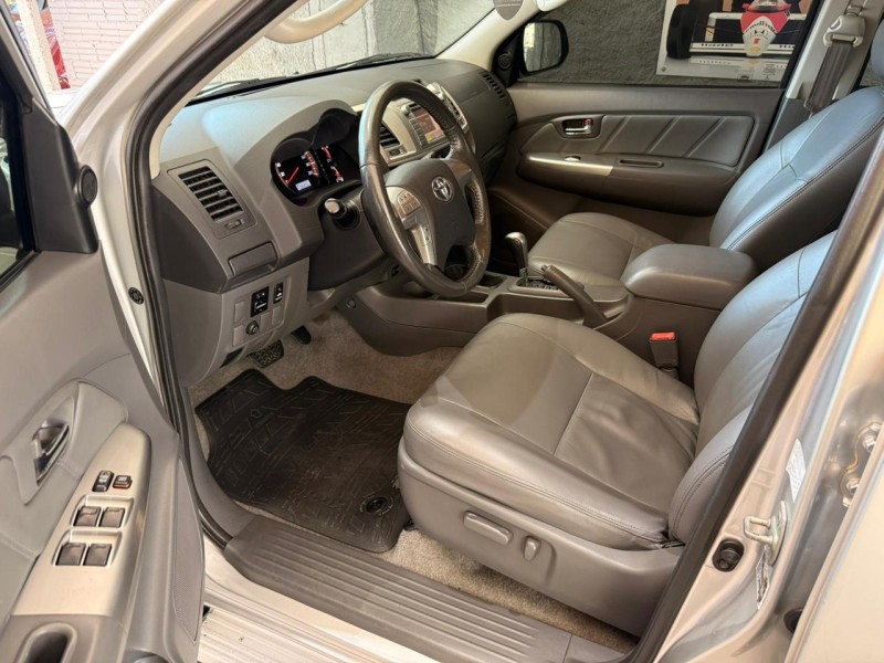 HILUX 3.0 SRV 4X4 CD 16V TURBO INTERCOOLER DIESEL 4P AUTOMÁTICO - 2013 - FARROUPILHA