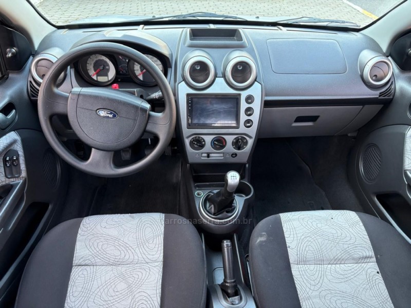 FIESTA 1.6 MPI CLASS SEDAN 8V FLEX 4P MANUAL - 2009 - CAXIAS DO SUL