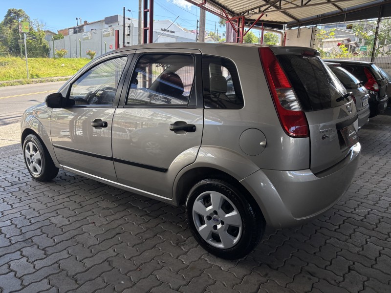 FIESTA 1.0 MPI 8V GASOLINA 4P MANUAL - 2006 - CAXIAS DO SUL