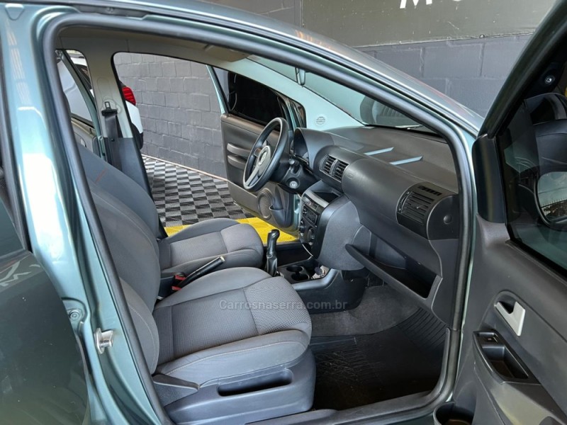 FOX 1.0 MI CITY 8V FLEX 4P MANUAL - 2009 - CAXIAS DO SUL