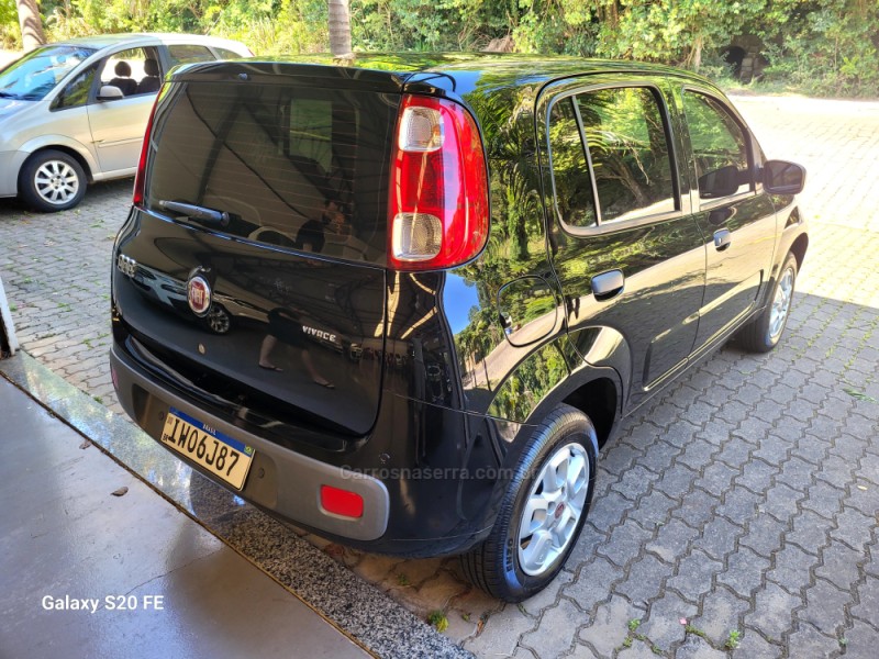 UNO 1.0 EVO VIVACE 8V FLEX 4P MANUAL - 2015 - NOVA PRATA