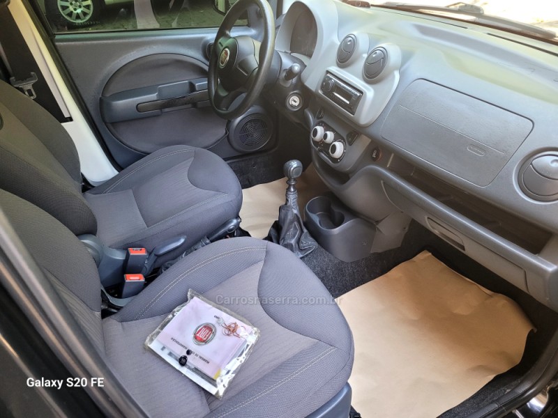 UNO 1.0 EVO VIVACE 8V FLEX 4P MANUAL - 2015 - NOVA PRATA