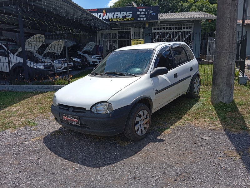 CORSA 1.6 MPFI GL 8V GASOLINA 4P MANUAL - 1996 - CAXIAS DO SUL