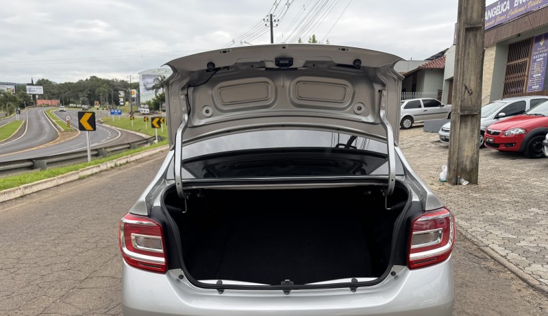 LOGAN 1.6 ZEN 16V FLEX 4P MANUAL - 2022 - DOIS IRMãOS