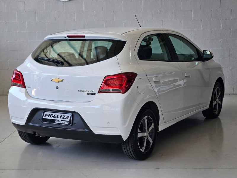 ONIX 1.4 MPFI LTZ 8V FLEX 4P MANUAL - 2017 - FARROUPILHA