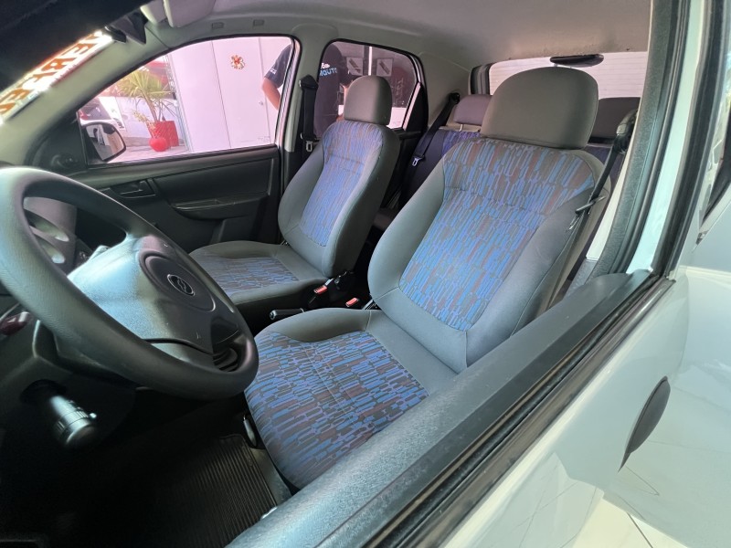 CELTA 1.0 MPFI SPIRIT 8V FLEX 4P MANUAL - 2010 - PORTãO