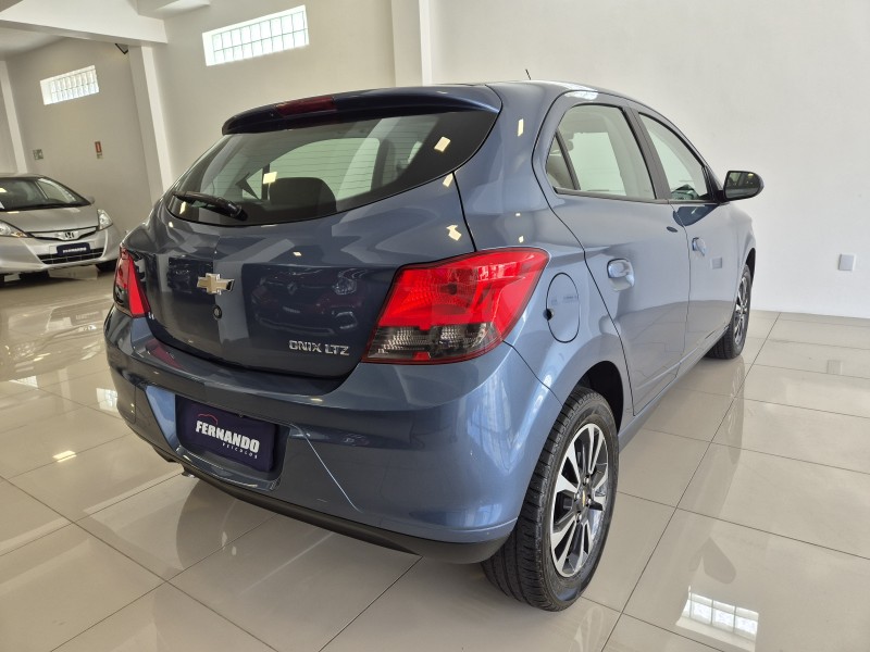 ONIX 1.4 MPFI LTZ 8V FLEX 4P MANUAL - 2015 - BENTO GONçALVES