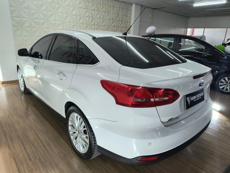 FOCUS 2.0 TITANIUM FASTBACK 16V FLEX 4P AUTOMÁTICO - 2016 - CAXIAS DO SUL