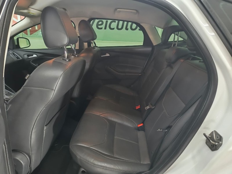 FOCUS 2.0 TITANIUM FASTBACK 16V FLEX 4P AUTOMÁTICO - 2016 - CAXIAS DO SUL