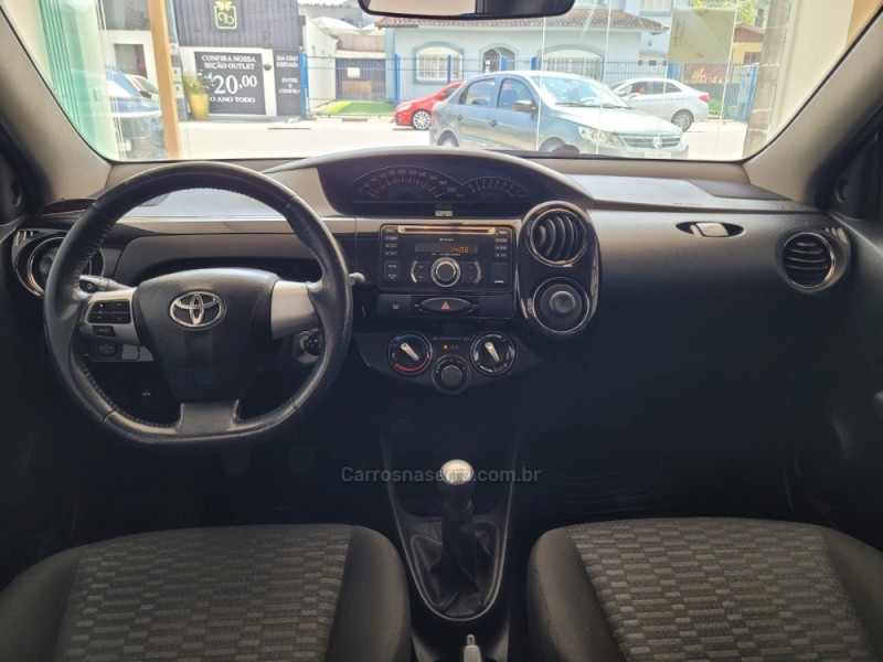 ETIOS 1.5 XLS 16V FLEX 4P MANUAL - 2014 - CANELA