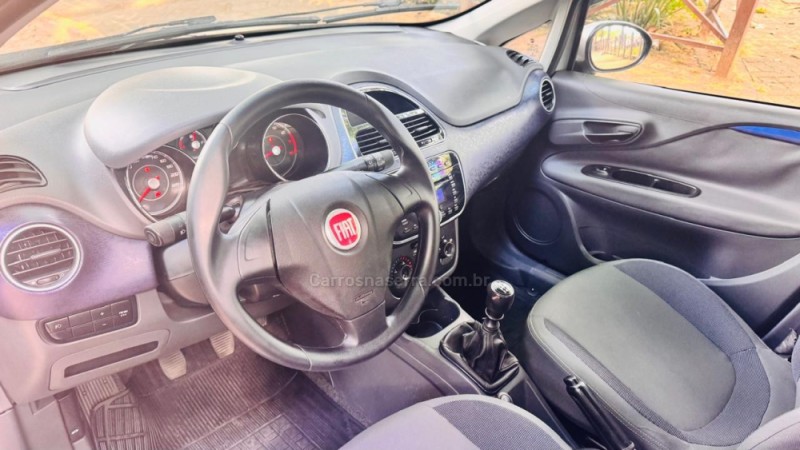 PUNTO 1.4 ATTRACTIVE ITALIA 8V FLEX 4P MANUAL - 2014 - NOVO HAMBURGO