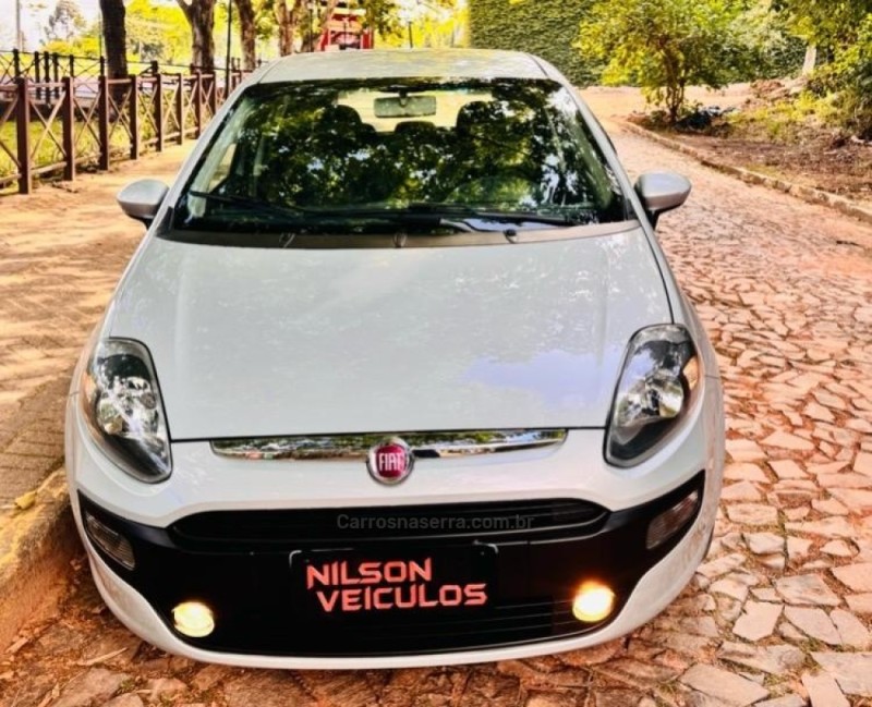 PUNTO 1.4 ATTRACTIVE ITALIA 8V FLEX 4P MANUAL - 2014 - NOVO HAMBURGO