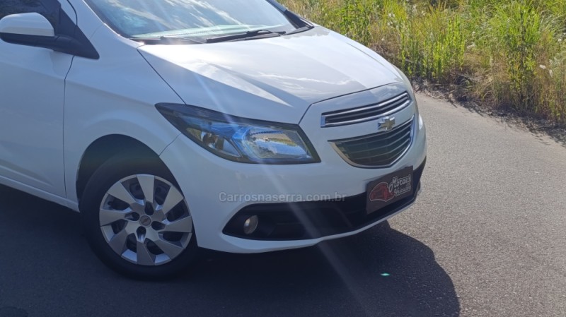 ONIX 1.4 MPFI LT 8V FLEX 4P MANUAL - 2014 - CAXIAS DO SUL