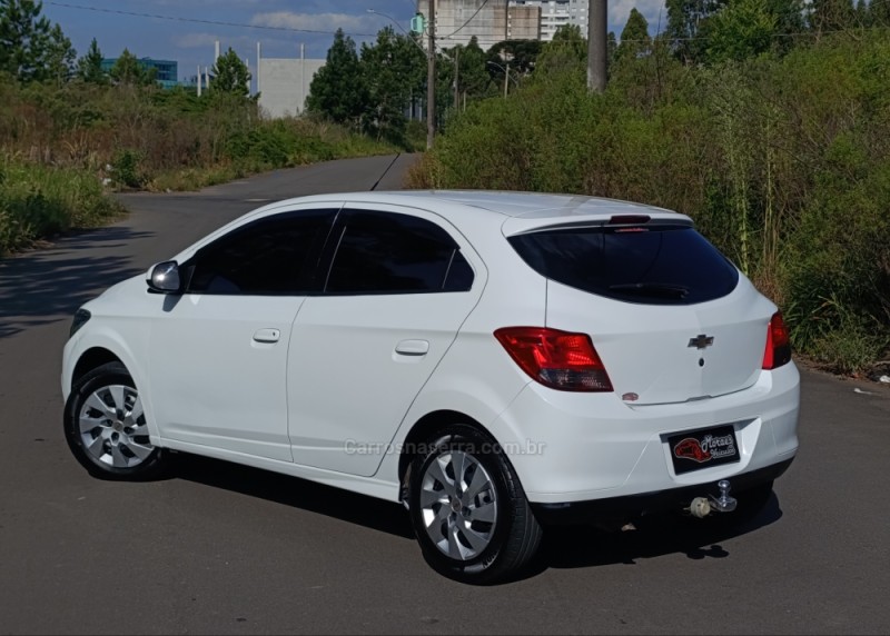 ONIX 1.4 MPFI LT 8V FLEX 4P MANUAL - 2014 - CAXIAS DO SUL