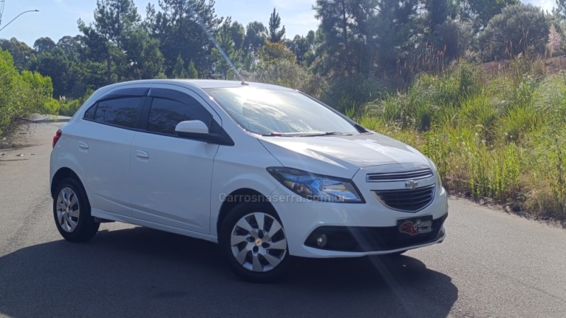 ONIX 1.4 MPFI LT 8V FLEX 4P MANUAL - 2014 - CAXIAS DO SUL