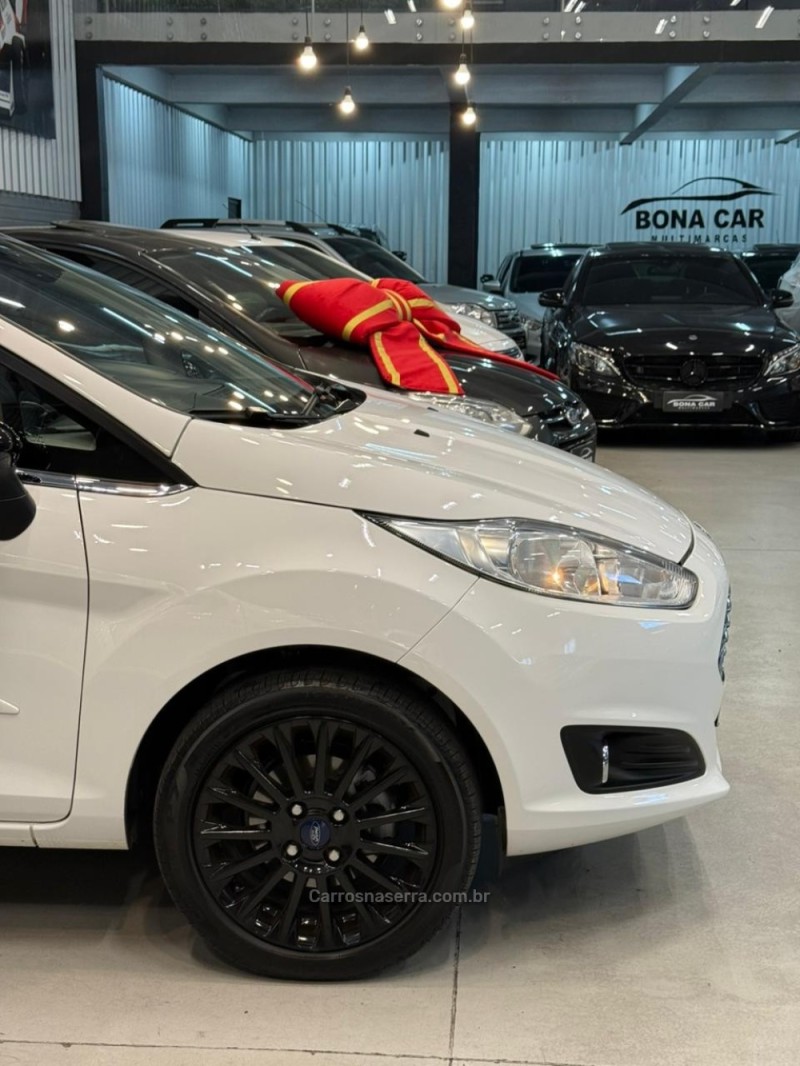 FIESTA 1.6 TITANIUM PLUS HATCH 16V FLEX 4P AUTOMÁTICO - 2016 - CAXIAS DO SUL