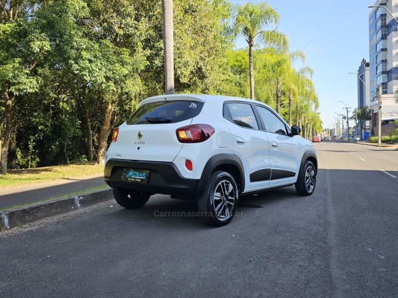 KWID 1.0 12V SCE FLEX INTENSE MANUAL - 2025 - CAMPO BOM