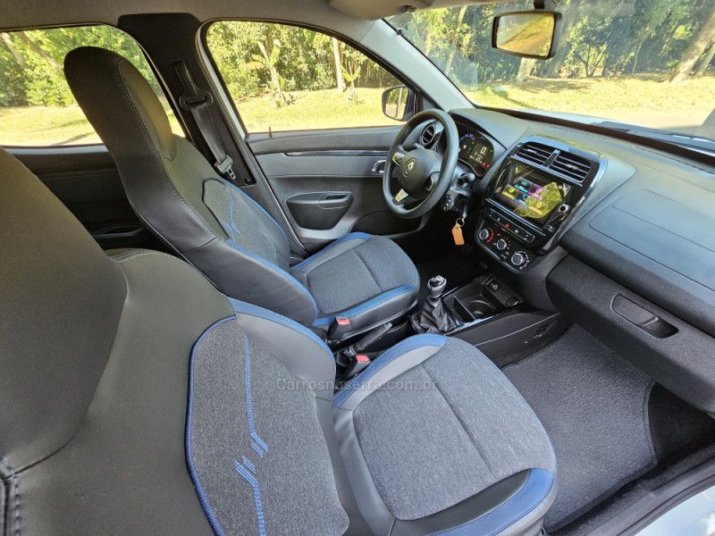 KWID 1.0 12V SCE FLEX INTENSE MANUAL - 2025 - CAMPO BOM