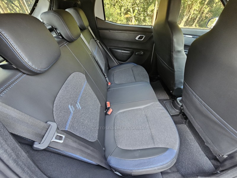 KWID 1.0 12V SCE FLEX INTENSE MANUAL - 2025 - CAMPO BOM