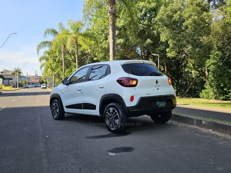 KWID 1.0 12V SCE FLEX INTENSE MANUAL - 2025 - CAMPO BOM