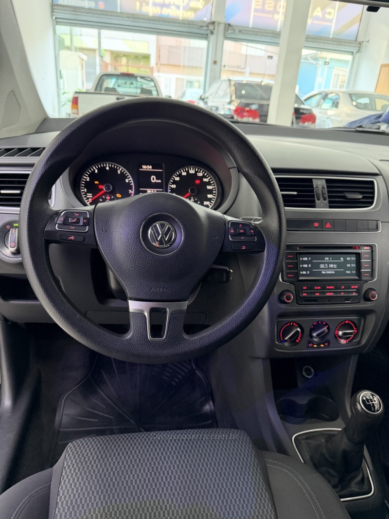 FOX 1.0 MI BLUEMOTION 8V FLEX 4P MANUAL - 2014 - CAXIAS DO SUL