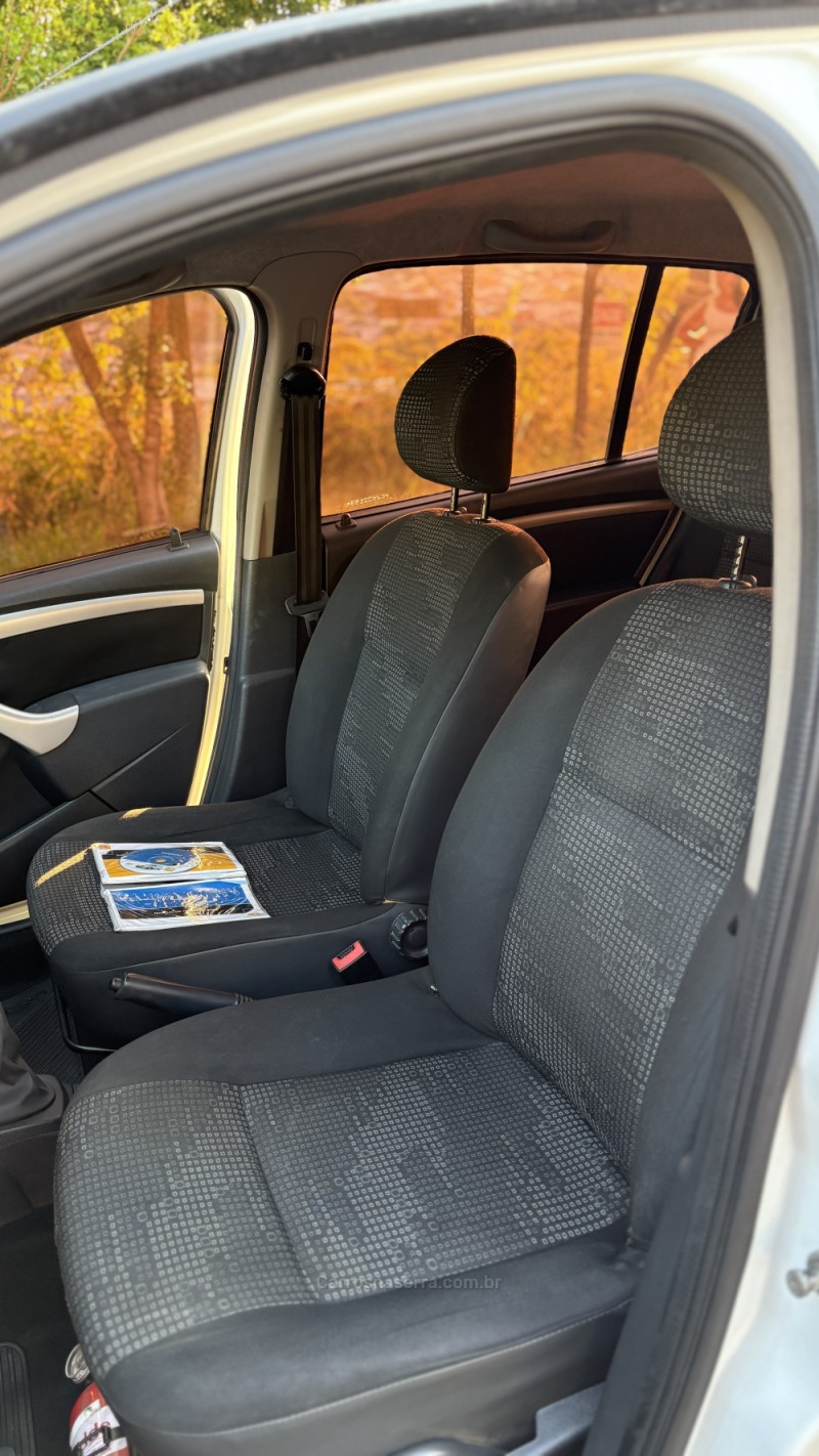 SANDERO 1.6 EXPRESSION 8V FLEX 4P MANUAL - 2011 - CAXIAS DO SUL