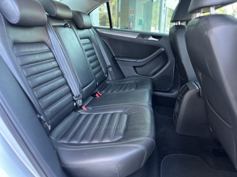 JETTA 2.0 TSI HIGHLINE 211CV GASOLINA 4P DSG - 2014 - TUPANDI