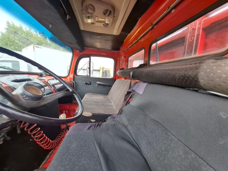 L-1118 3 EIXOS - 1988 - PORTãO