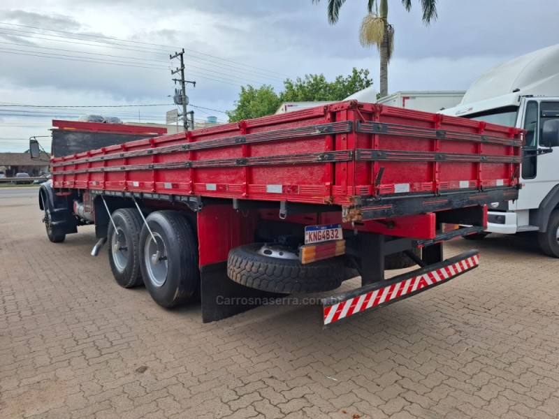 L-1118 3 EIXOS - 1988 - PORTãO