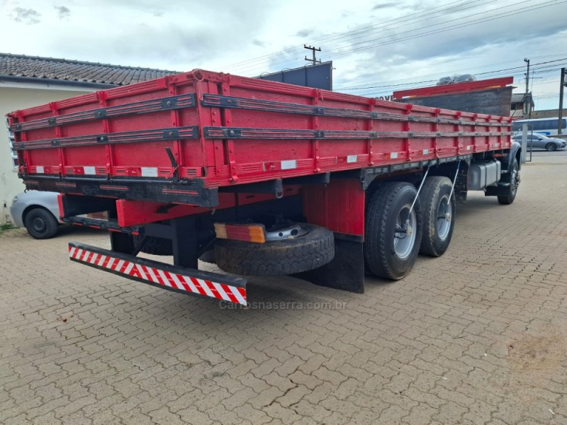 L-1118 3 EIXOS - 1988 - PORTãO