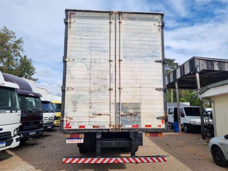 L-1118 3 EIXOS - 1987 - PORTãO