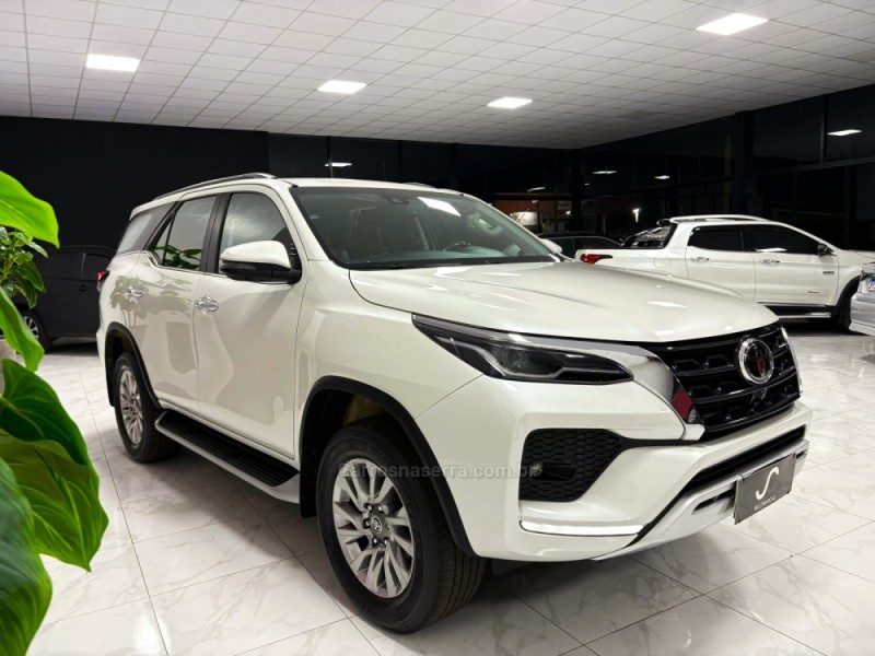 HILUX SW4 2.8 SRX 4X4 7 LUGARES 16V TURBO INTERCOOLER DIESEL 4P AUTOMÁTICO - 2022 - CAMPINAS DO SUL