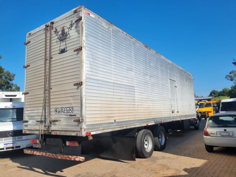 1113  - 1983 - PORTãO