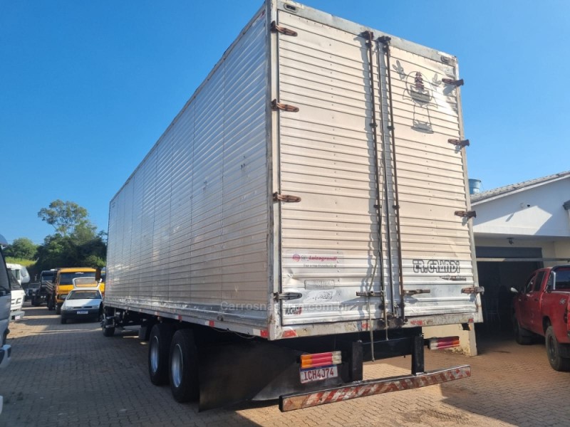 1113  - 1983 - PORTãO